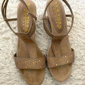 New York Transit slip on wedges/espadrilles with elastic straps and beading Sz8